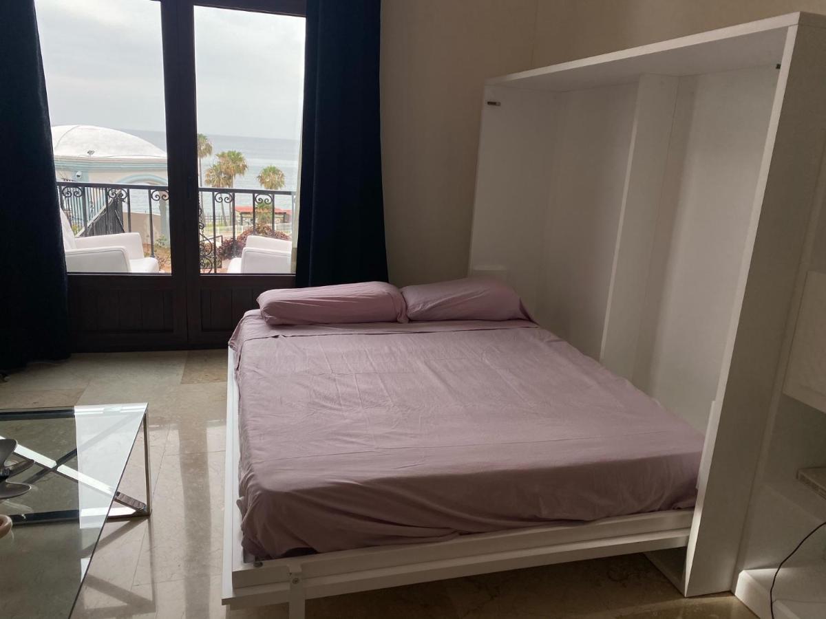Mansion Beachfront - With Sea Views Apartment Sitio de Calahonda