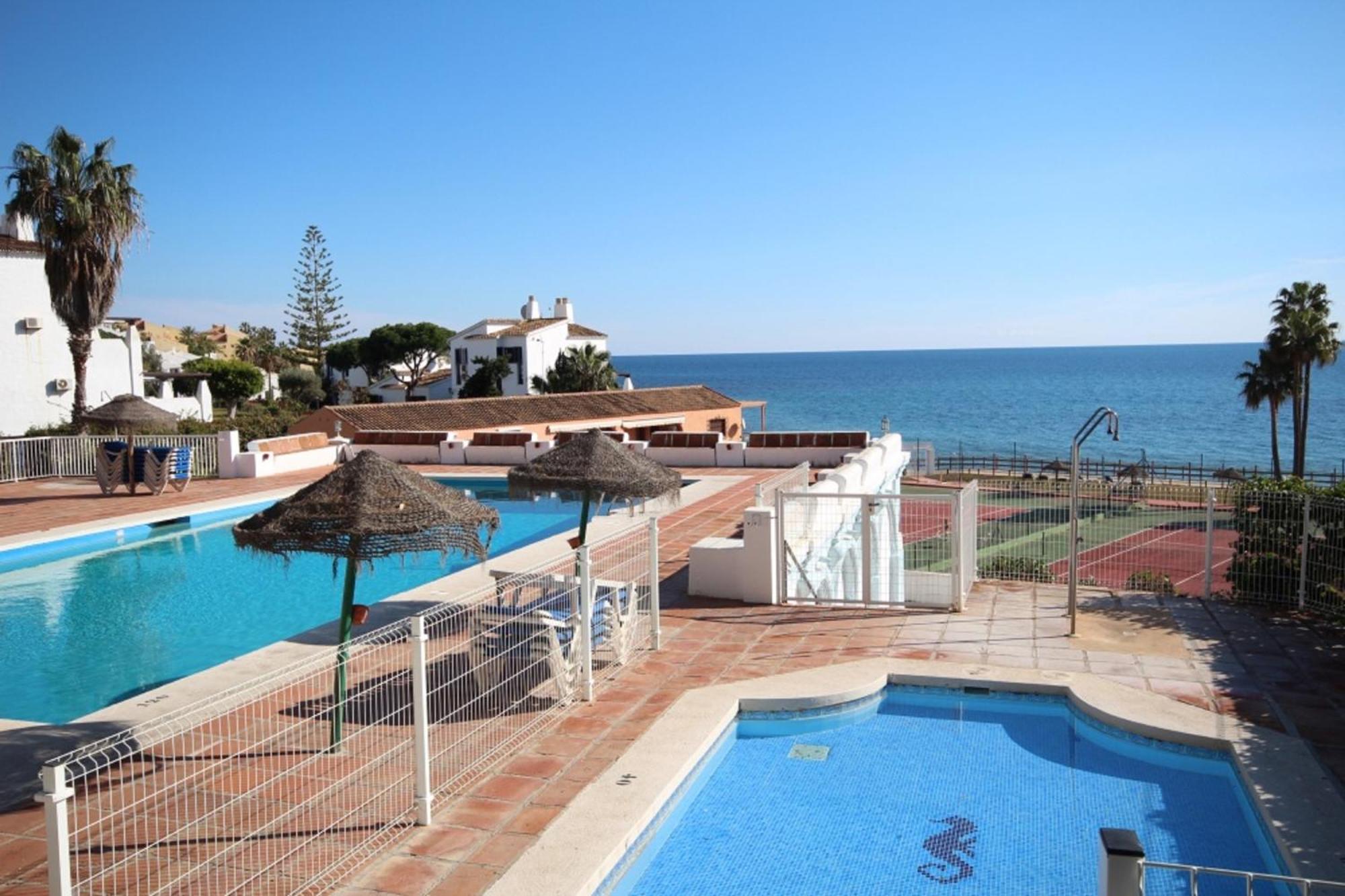 Mansion Beachfront - With Sea Views Sitio de Calahonda